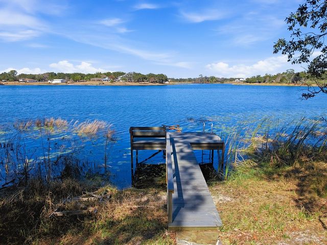 592 CRESCENT STREET, Umatilla, FL 32784