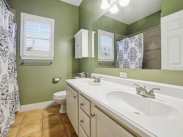 592 CRESCENT STREET, Umatilla, FL 32784