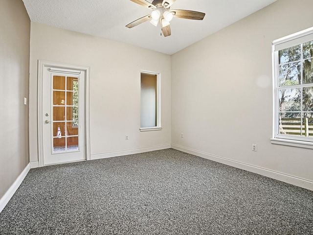 592 CRESCENT STREET, Umatilla, FL 32784