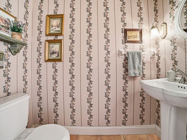 592 CRESCENT STREET, Umatilla, FL 32784