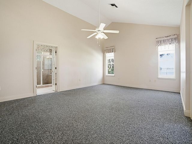 592 CRESCENT STREET, Umatilla, FL 32784