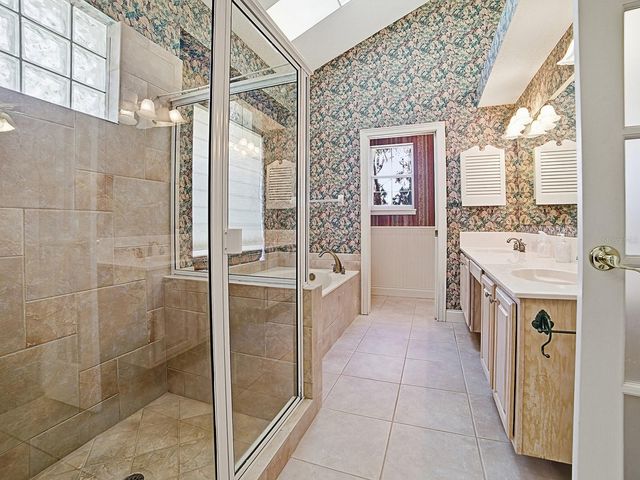 592 CRESCENT STREET, Umatilla, FL 32784