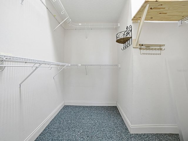 592 CRESCENT STREET, Umatilla, FL 32784