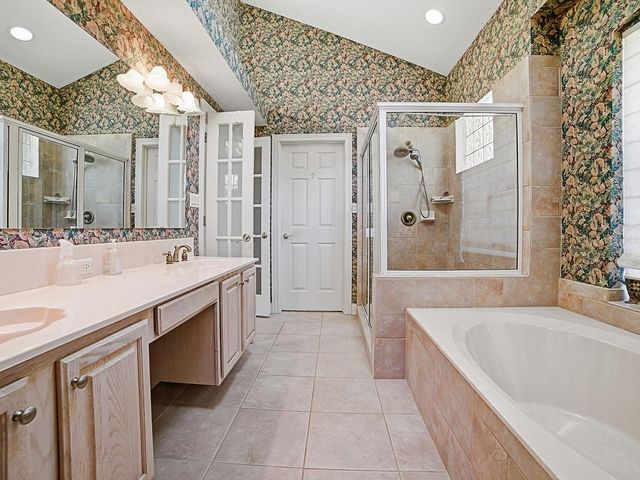 592 CRESCENT STREET, Umatilla, FL 32784