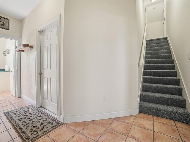 592 CRESCENT STREET, Umatilla, FL 32784