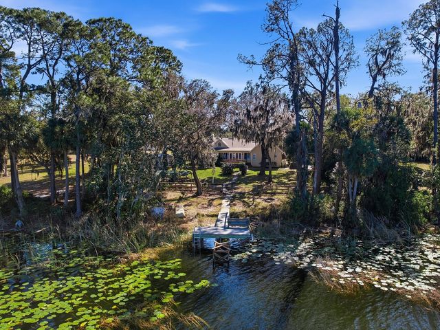 592 CRESCENT STREET, Umatilla, FL 32784