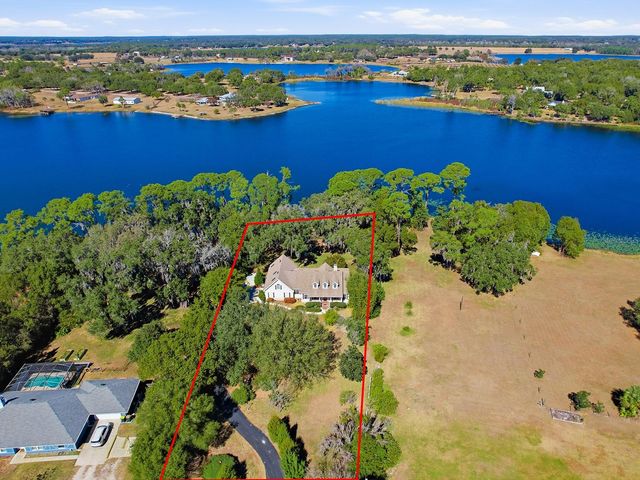 592 CRESCENT STREET, Umatilla, FL 32784