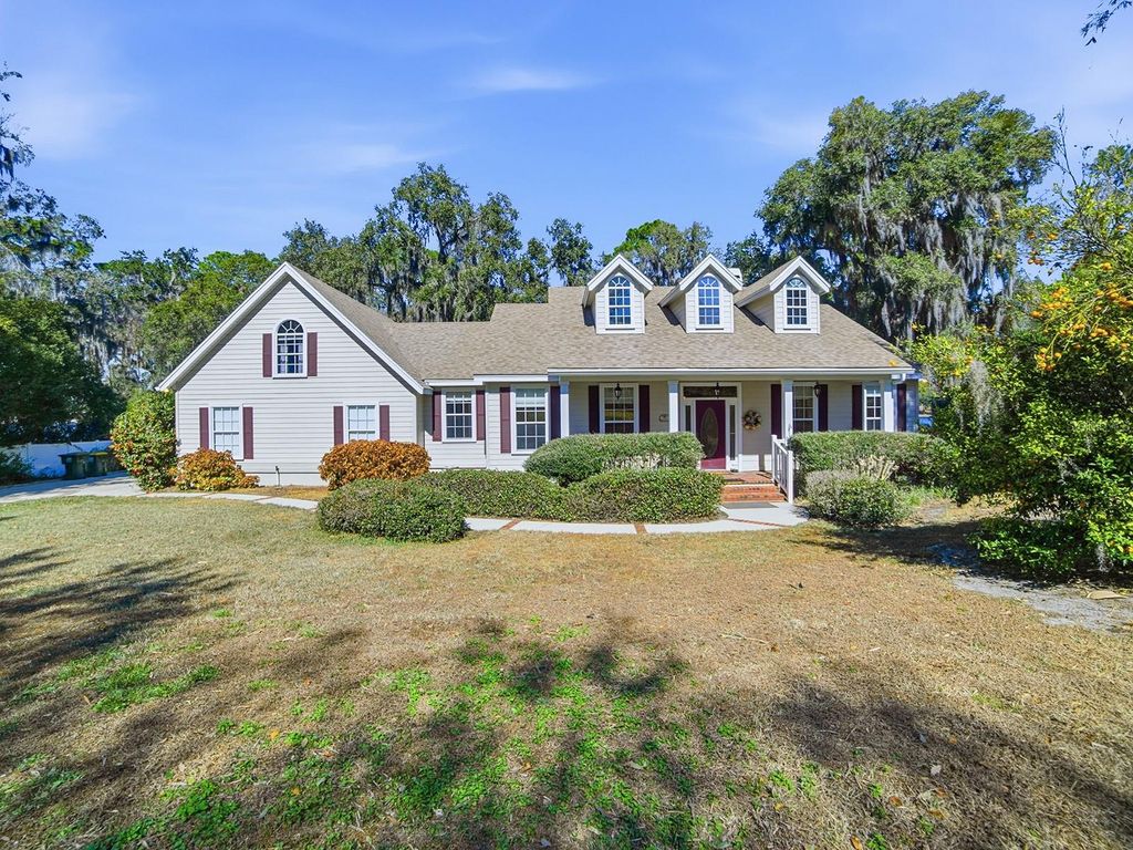 592 CRESCENT STREET, Umatilla, FL 32784