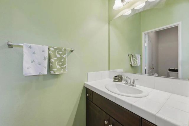 1080 Breakaway Drive, Oceanside, CA 92057