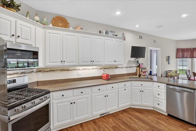 11781 Old Oak Drive, Granger, IN 46530
