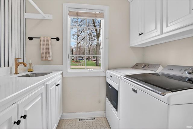 11781 Old Oak Drive, Granger, IN 46530