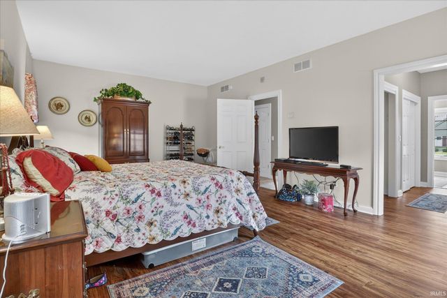 11781 Old Oak Drive, Granger, IN 46530