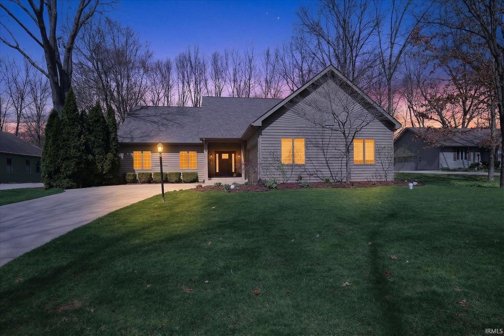 11781 Old Oak Drive, Granger, IN 46530