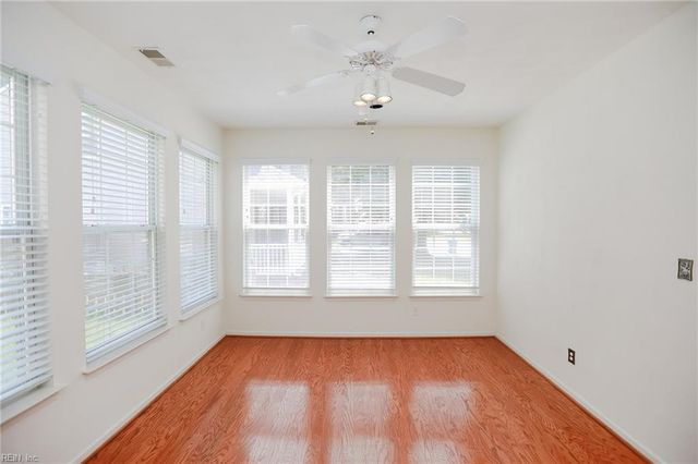 1813 Laurel Oak LN, Virginia Beach, VA 23453