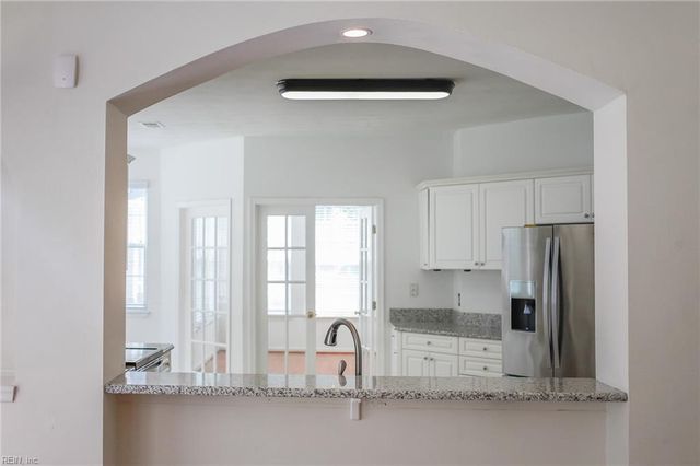 1813 Laurel Oak LN, Virginia Beach, VA 23453