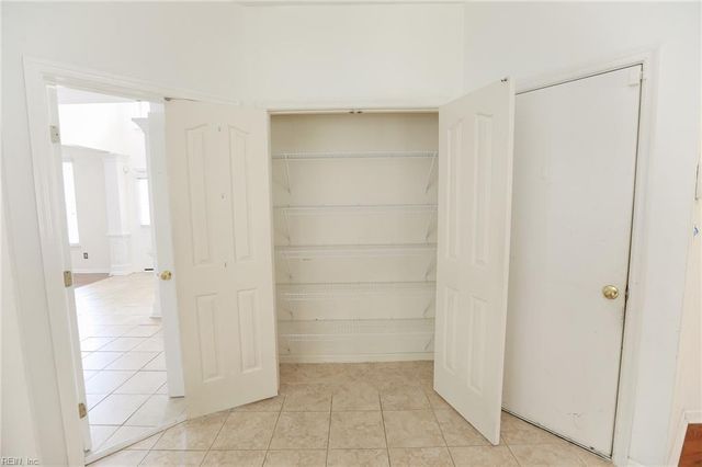 1813 Laurel Oak LN, Virginia Beach, VA 23453