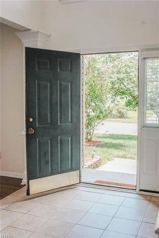 1813 Laurel Oak LN, Virginia Beach, VA 23453