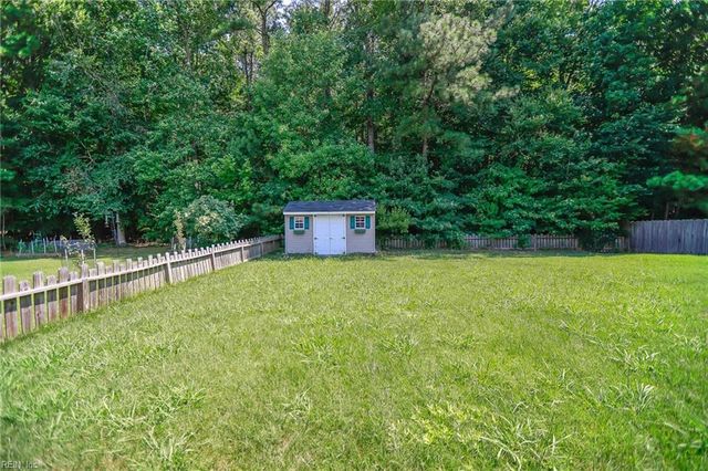 1813 Laurel Oak LN, Virginia Beach, VA 23453