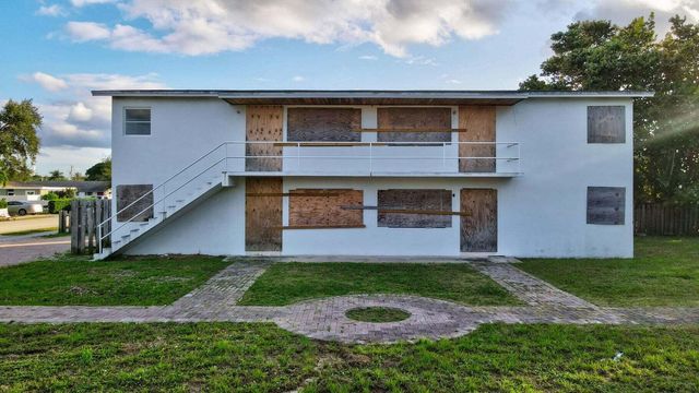 124 SW 8th Avenue, Delray Beach, FL 33444