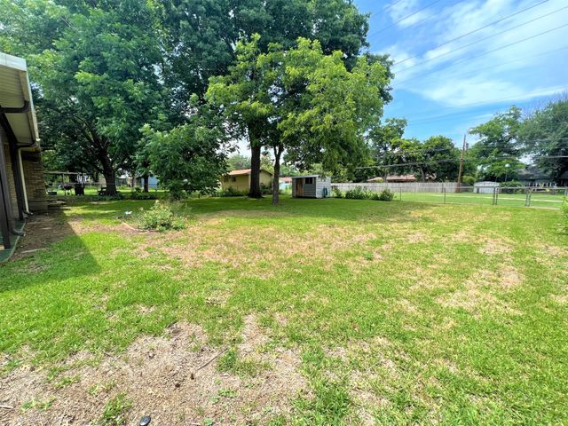 6753 Briley Drive, North Richland Hills, TX 76180