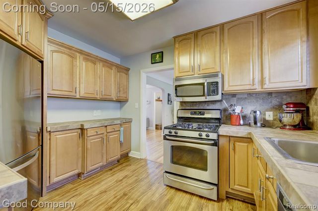 430 S Edison Avenue, Royal Oak, MI 48067