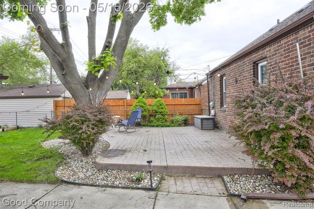 430 S Edison Avenue, Royal Oak, MI 48067