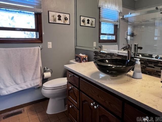 2 Balenciaga Way, Hot Springs Village, AR 71909