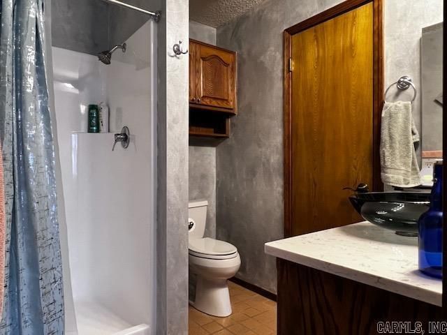 2 Balenciaga Way, Hot Springs Village, AR 71909