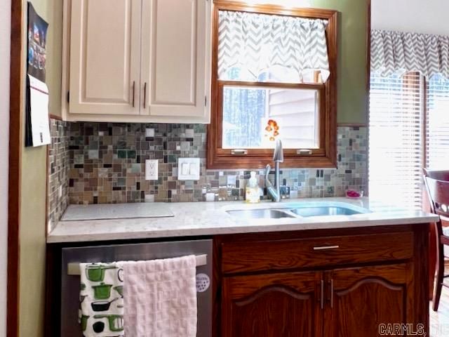 2 Balenciaga Way, Hot Springs Village, AR 71909