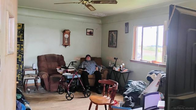 991 S tuscola Road, Bay City, MI 48708