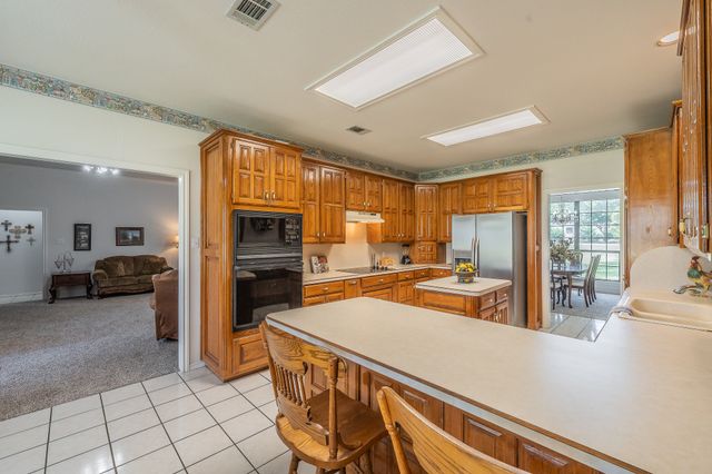 2305 Floyd Hampton Road, Crowley, TX 76036
