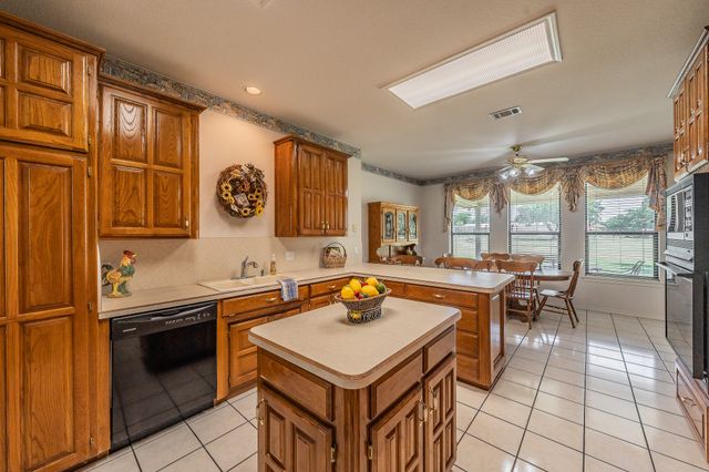 2305 Floyd Hampton Road, Crowley, TX 76036