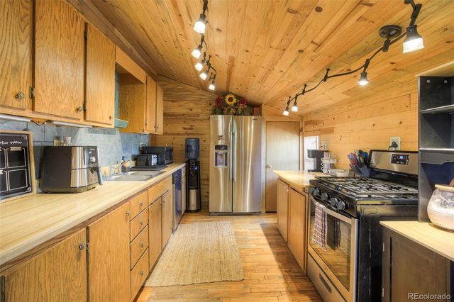 73 Mid land Avenue, Hartsel, CO 80449