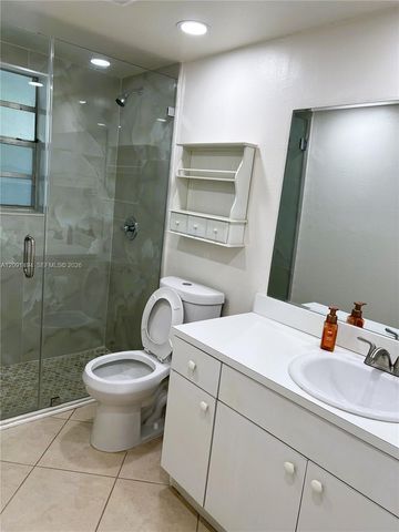 6195 W 18th Avenue G214, Hialeah, FL 33012