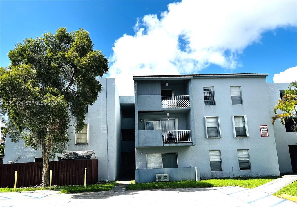 6195 W 18th Avenue G214, Hialeah, FL 33012