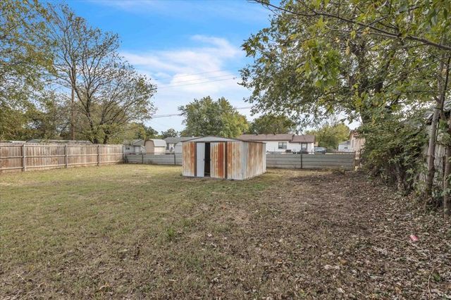 3912 SE 10th Place, Del City, OK 73115