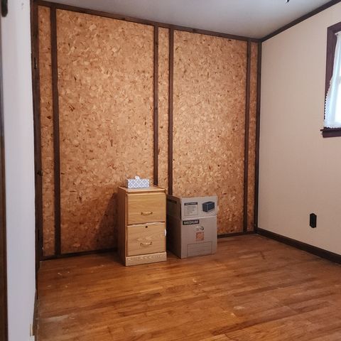 4605 W 84th Place, Chicago, IL 60652