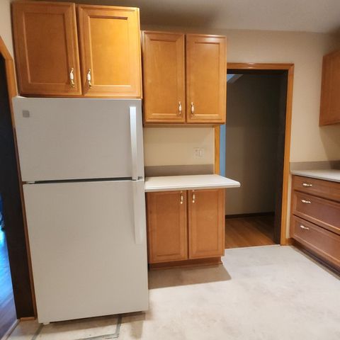 4605 W 84th Place, Chicago, IL 60652