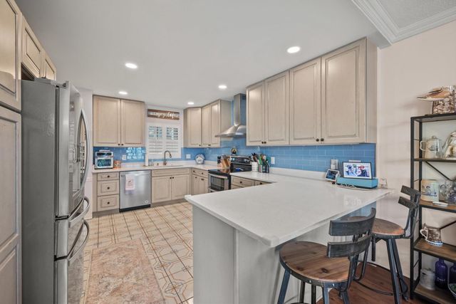 3475 S Ocean Boulevard 302, Palm Beach, FL 33480