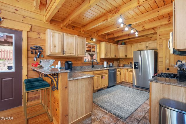 1238 Mossy Cove Way, Sevierville, TN 37876