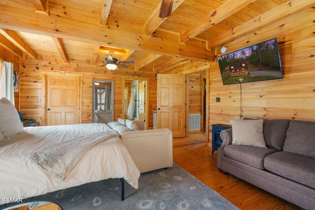 1238 Mossy Cove Way, Sevierville, TN 37876