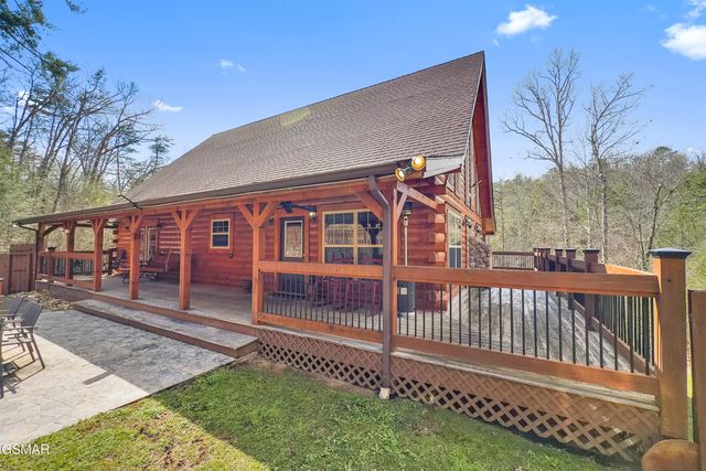 1238 Mossy Cove Way, Sevierville, TN 37876
