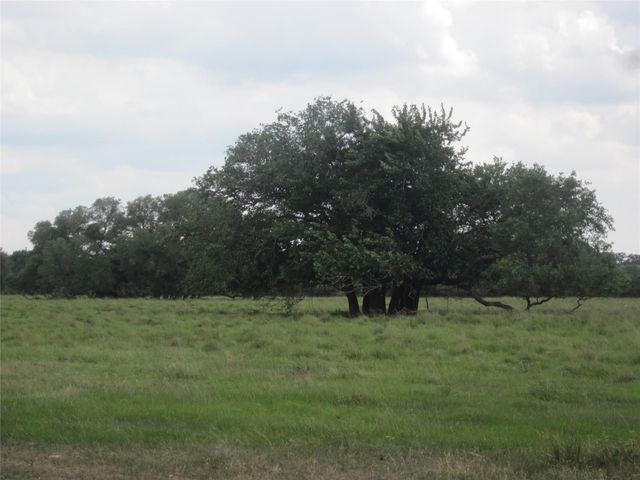 3671 W Fm 1093 Road, Wallis, TX 77485