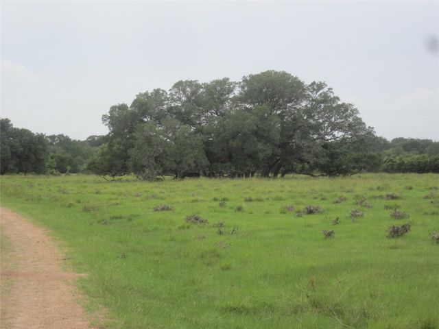 3671 W Fm 1093 Road, Wallis, TX 77485