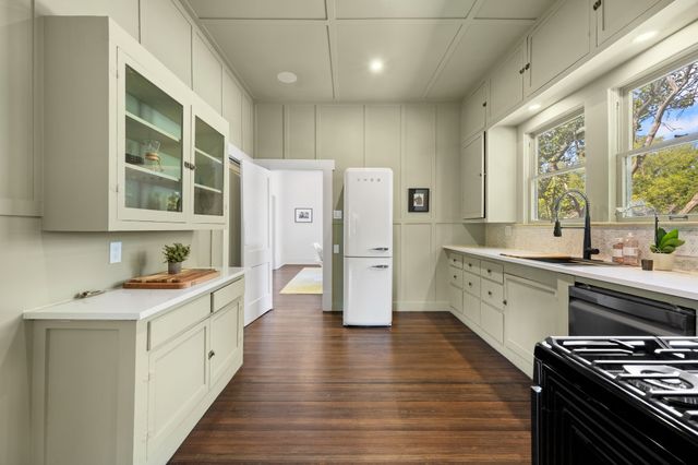 732 Haines Avenue, Dallas, TX 75208