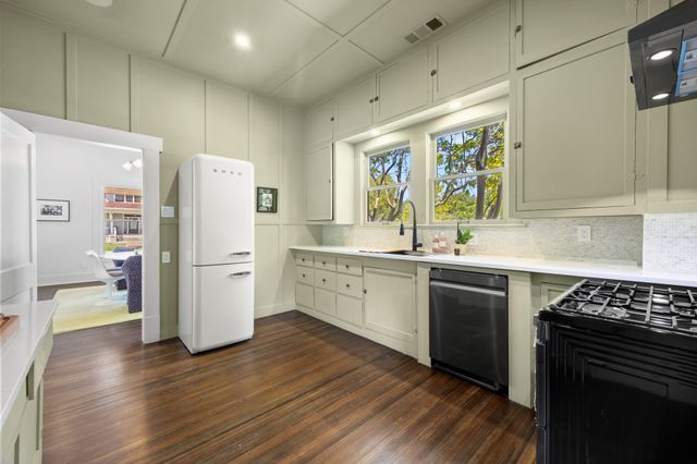 732 Haines Avenue, Dallas, TX 75208