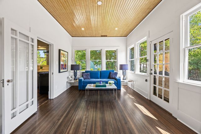 732 Haines Avenue, Dallas, TX 75208