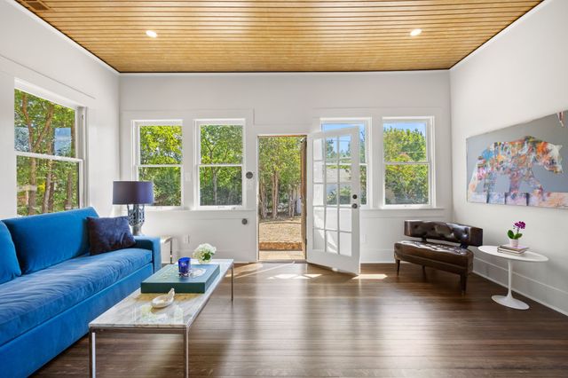 732 Haines Avenue, Dallas, TX 75208