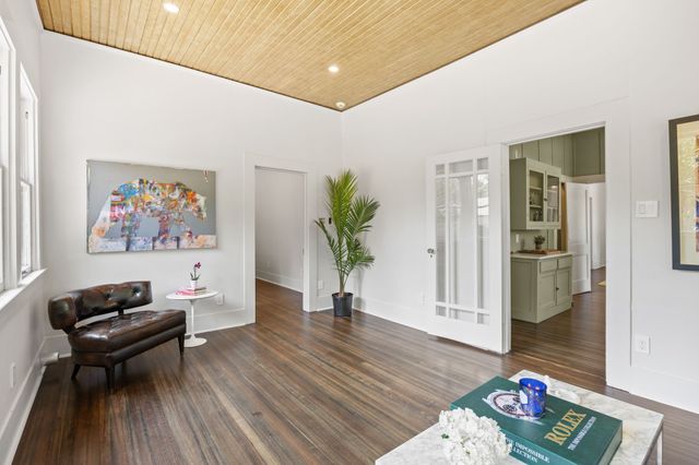 732 Haines Avenue, Dallas, TX 75208