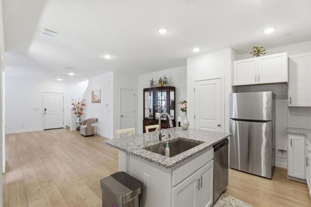 12185 Coal Creek Way, Rancho Cordova, CA 95742